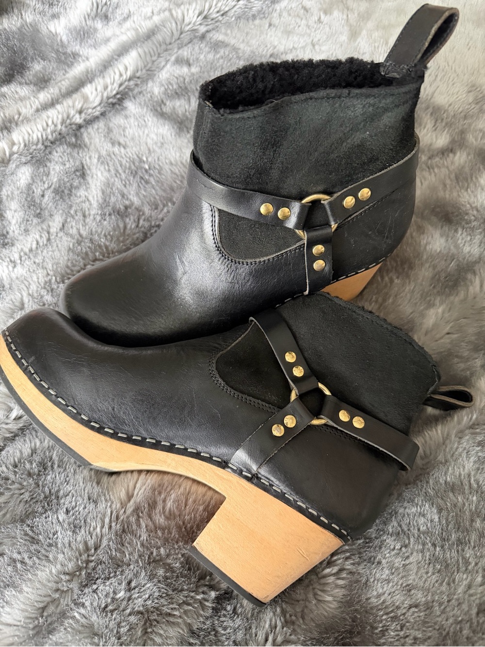 Swedish Hasbeens sherpa harness booties